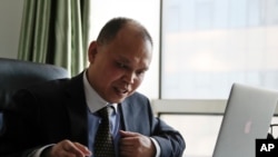 资料照片: 中国人权律师余文生