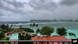 资料照片:美国海岸警卫队提供的2023年5月23日关岛杜梦湾的照片。(美联社照片)