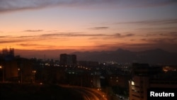 以色列袭击德黑兰附近的大型导弹生产基地，分析师称以色列的行动可能“严重阻碍了伊朗大规模生产导弹的能力”。(路透社：2024年10月26日)