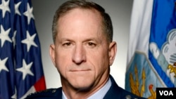 “美国空军参谋长古德芬上将”,美国国防部照片