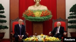 川普与越南共产党总书记阮富仲举行会谈。(2017年11月12日)