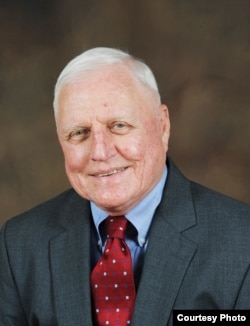 克劳德·巴菲尔德,美国企业研究所经济专家