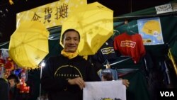 香港年宵花市多见"伞落社区"