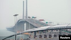 资料照:港珠澳大桥是世界跨海距离最长的桥隧组合公路。