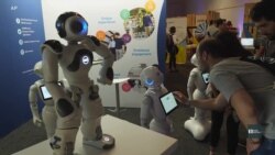 Науковці у США хочуть навчити роботів думати самотужки. Відео