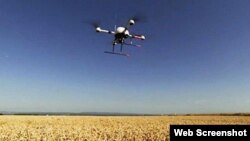 无人机巡视庄稼(FAA网页截图)