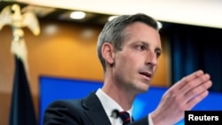 资料照片:美国国务院发言人内德·普赖斯。