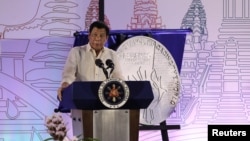 (资料图)菲律宾总统在菲律宾东盟主席国启动仪式上发表讲话(2017年1月15日)