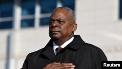 资料照:国防部长劳埃德·奥斯汀(Lloyd Austin)(2023年11月媒体联访照片)