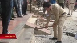 Câu chuyện đập lề đường Câu chuyện đập lề đường