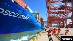 中国青岛的货柜码头(路透社)