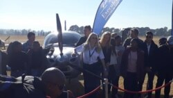 အာဖရိကတိုက်ကို လေယာဉ်ဖြတ်မောင်းတဲ့ ဆယ်ကျော်သက်များ အာဖရိကတိုက်ကို လေယာဉ်ဖြတ်မောင်းတဲ့ ဆယ်ကျော်သက်များ