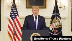 特朗普总统在其支持者冲击国会大厦次日(1月8日),在华盛顿发表讲话。