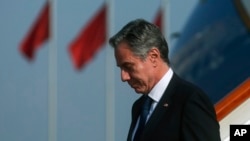 美国国务卿布林肯周日(2023年6月18日)抵达北京,开始其为期两天的访华之行。