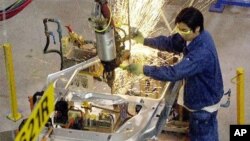 Nhiều doanh nghiệp được khảo sát cho biết dự định dời xưởng sản xuất từ Trung Quốc sang Việt Nam, Pakistan, Bangladesh, và Philippines