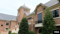 史密斯菲尔德肉类加工企业的总部(美国之音龚小夏拍摄)