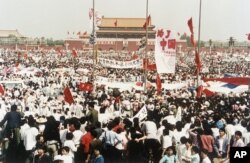 1989年5月17日,中国北京天安门广场上成千上万名民主示威者。