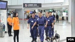 高铁开通仪式期间警方加强戒备(美国之音记者申华拍摄)