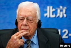 美国前总统卡特在北京大学的座谈会上(2012年12月12日)