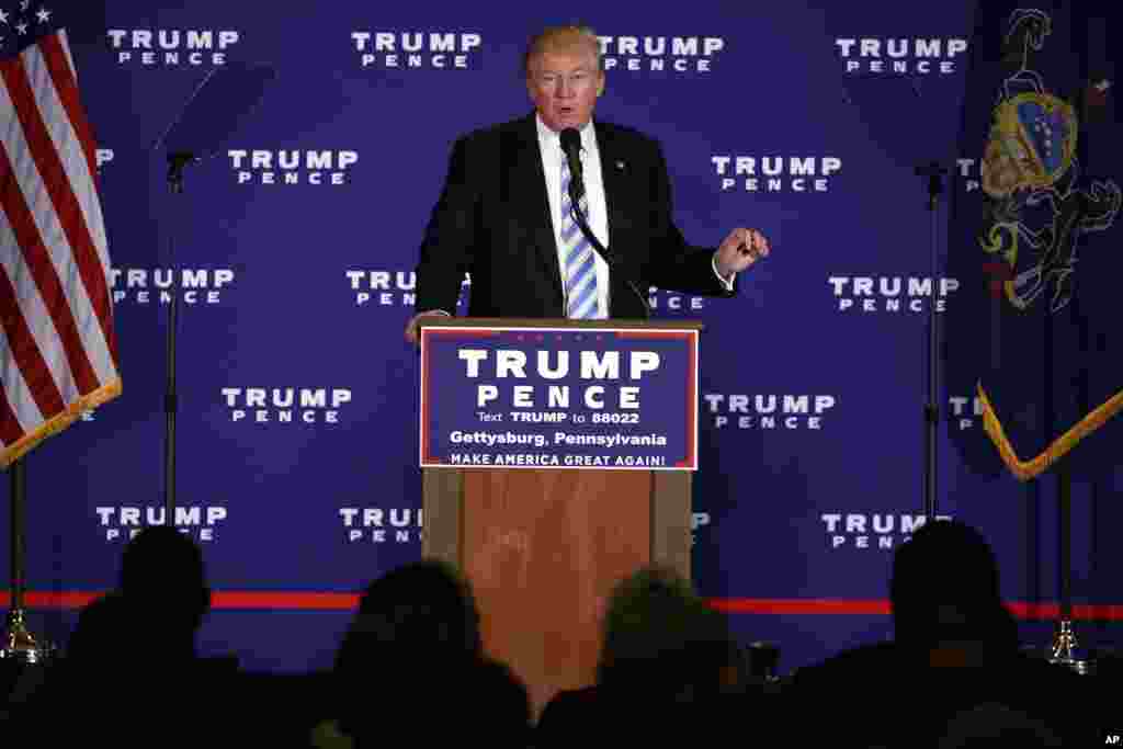 川普在宾夕法尼亚州美国南北战争葛底斯堡战役遗址的附近发表政策讲演(2016年10月22日)。他在宣讲政策之余也表示,大选结束后,他将起诉十几位指称他有性侵犯行为的女性。他说:“这些女人都在撒谎,从来没有过这种事。选举结束后,这些撒谎的人都会受到起诉。”  