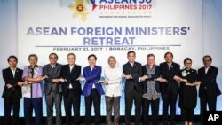 东盟外长在菲律宾中部的阿尔坎省长滩岛举行会议。(2017年2月21日)