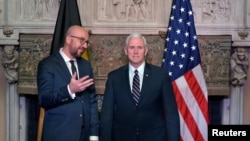 美国副总统彭斯与比利时首相夏尔·米歇尔在布鲁塞尔发表声明(2017年2月19日)