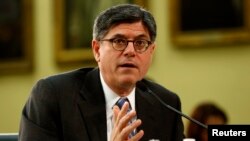 美国财政部长杰克.卢 (资料照片)