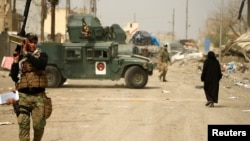 伊拉克部队向摩苏尔西部纵深挺进,夺取被伊斯兰国组织极端分子占据的阵地(2017年3月11日)。