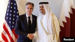 美国国务卿布林肯11月4日访问约旦首都安曼，并在酒店会见了卡塔尔首相兼外长穆罕默德·本·阿卜杜拉赫曼·阿勒萨尼（Mohammed bin Abdulrahman Al Thani ）。