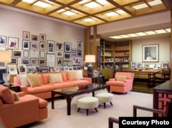 回忆厅的历史照片墙(阳光之乡庄园提供)