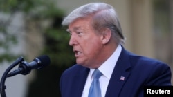 美国总统特朗普在举行疫情简报会上发表讲话。(2020年4月15日)