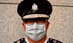 香港警务处处长邓炳强确认蔡展鹏休假接受调查,但拒绝回应案件详情,强调事件不影响国安处运作 (网络截图)