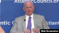 美国中国问题专家白邦瑞(Michael Pillsbury)2019年7月25日在华盛顿大西洋理事会出席研讨会