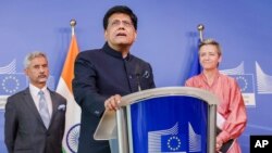 Menteri Perdagangan dan Industri India, Piyush Goyal, berbicara dalam konferensi pers di markas Uni Eropa di Brussels, Belgia, pada 16 Mei 2023. (Foto: AP/Geert Vanden Wijngaert)