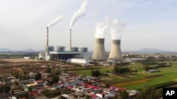 资料照:中国河北省保定市定州的国华电厂是一家燃煤电厂。(2023年11月10日)