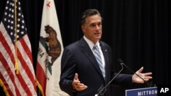 美国共和党总统候选人罗姆尼9月17日对记者们谈起他在加利福尼亚州科斯塔梅萨一次竞选筹款会上的一段被偷偷地录制的录像