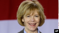 来自明尼苏达州的民主党籍参议员史密斯领导了延长保护索马里难民的努力