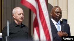 美国国防部长奥斯汀在华盛顿会晤以色列国防部长加兰特。(2024年6月26日)