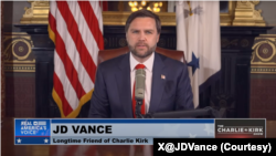 2025年9月15日,美国副总统万斯主持《查理·科克秀》特别节目向遇刺身亡的政治活动人士科克致敬。