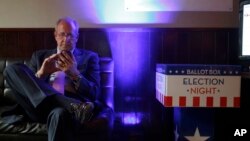 Mark Gilbert, đại sứ Hoa kỳ tại New Zealand, người được Tổng thống Barack Obama bổ nhiệm. Ông sẽ phải từ chức trước ngày 20 tháng 01 năm 2017.