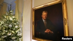 资料照片:白宫的前总统吉米·卡特画像。(2023年11月27日)