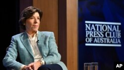 法国外交部长凯瑟琳·科隆纳(Catherine Colonna)2023年12月4日在堪培拉澳大利亚记者俱乐部发表讲话。(美联社)