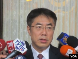 台湾执政党民进党立委黄伟哲(美国之音张永泰拍摄)