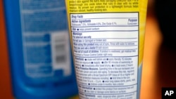 Các thành phần trong thuốc chống nắng, bao gồm octinoxate.