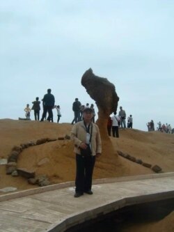 王医生参观野柳公园(王医生提供)