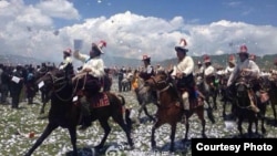 西藏人庆祝达赖喇嘛生日