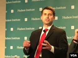 2049项目研究所研究员易思安(美国之音钟辰芳拍摄)