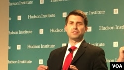 2049项目研究所研究员易思安(美国之音钟辰芳拍摄)