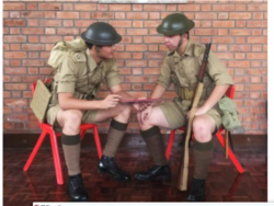 参加活动者穿上昔日军服,重演保卫香港。 (图片来源:Watershed Hong Kong)