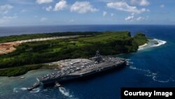 美国罗斯福号航母2017年11月4日离开关岛出海执行任务(美国海军照片)